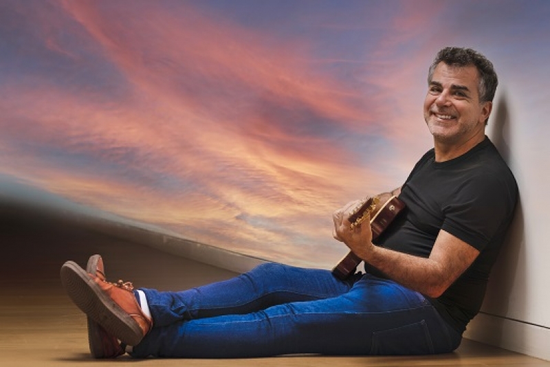 Antonio Villeroy sobe ao palco do O Butiá no domingo