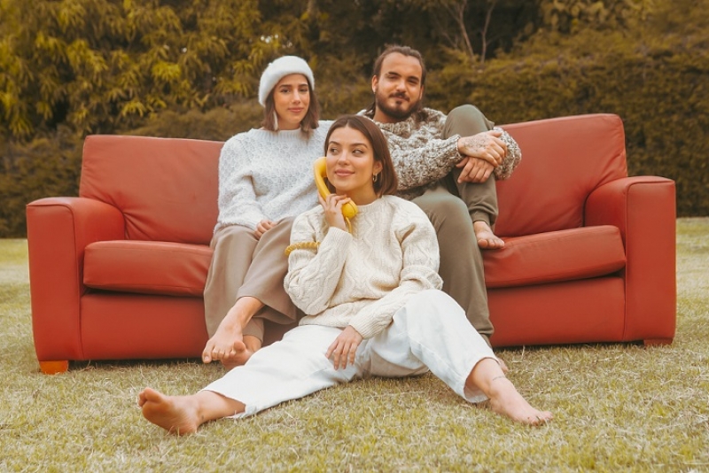 Banda Velejante e Clara x Sofia lançam o single 'Não Faltam Mais Nada'