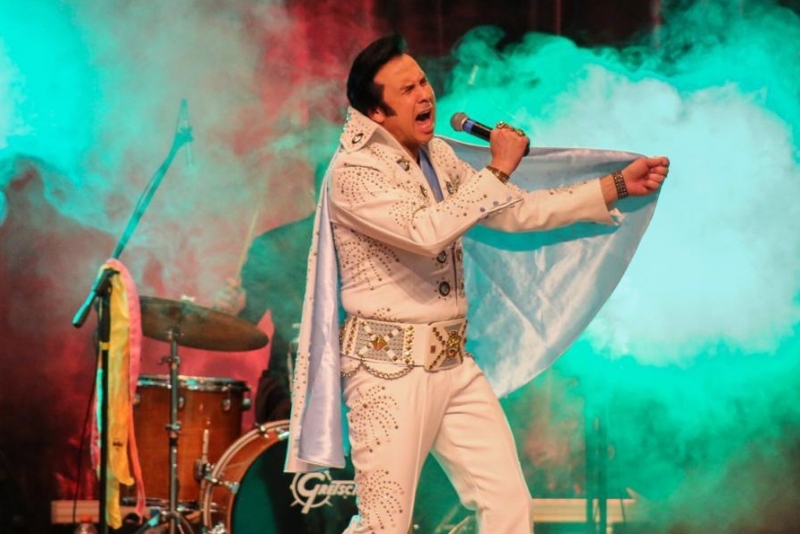 Hard Rock Cafe Gramado retorna programação musical com apresentação de Elvis Cover