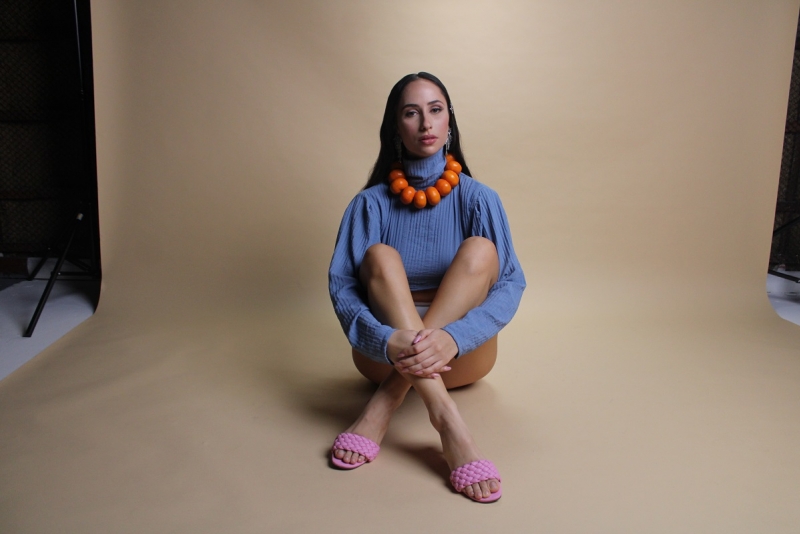 Gabi Lins lança EP 'Ultrarromântica', com empoderamento, vulnerabilidade e faixa bônus