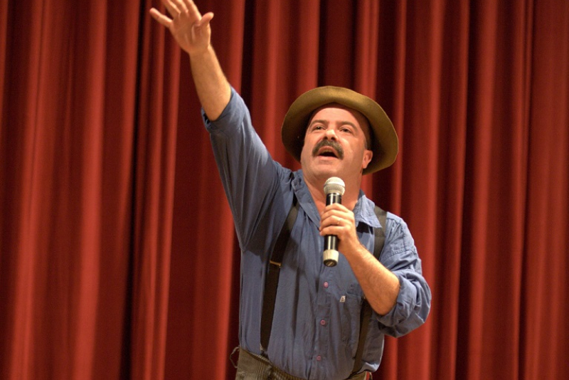 Paulinho Mixaria retornar aos palcos do Teatro do Bourbon Country em outubro 