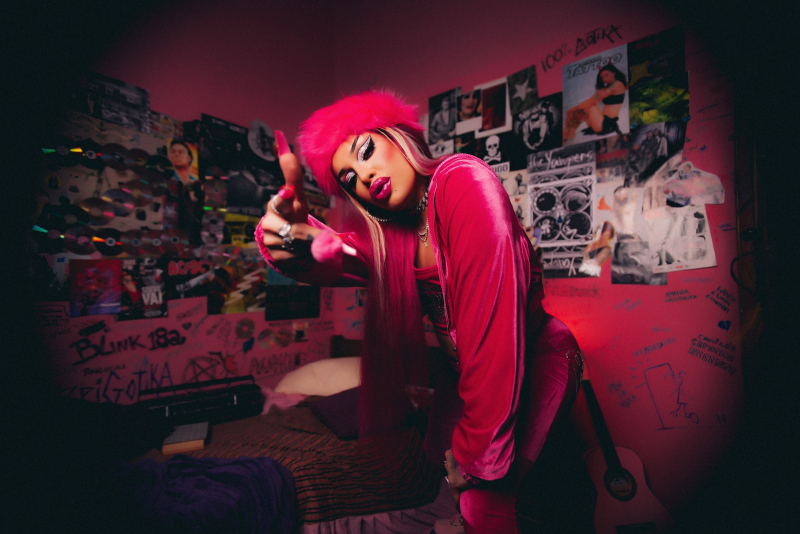 Glória Groove se apresenta na estreia do ''Rolê Fest - Edição Neon'' no Pepsi On Stage