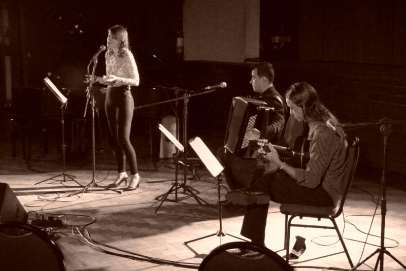 Centro Cultural 25 de Julho exibe show em tributo a Édith Piaf na próxima quinta-feira