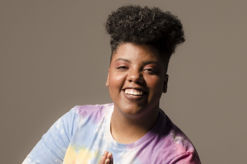 Jordana Henriques apresenta seu novo show no Café Fon Fon