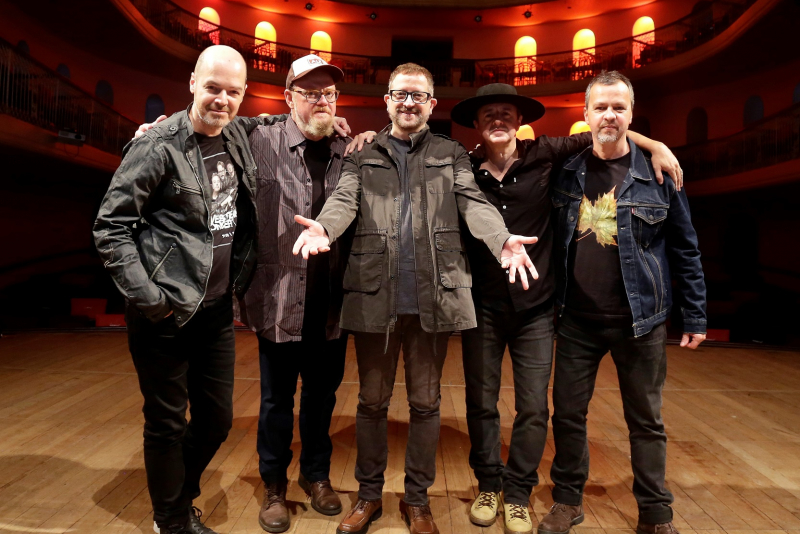 Nenhum de Nós se apresenta no Teatro do Bourbon Country em março 