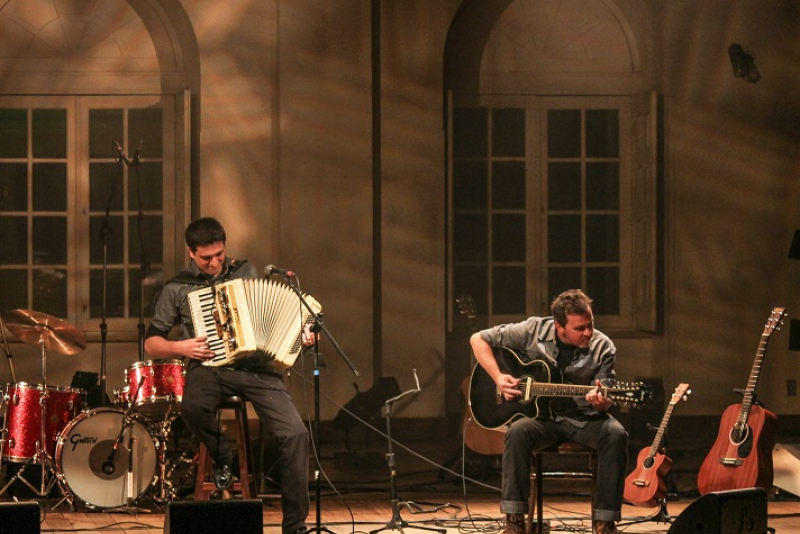 Diego Dias & Veco Marques lançam disco no Theatro São Pedro