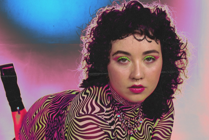 Nina Rouge lança novo single com pegada pop-house anos 2000 nesta quarta-feira 