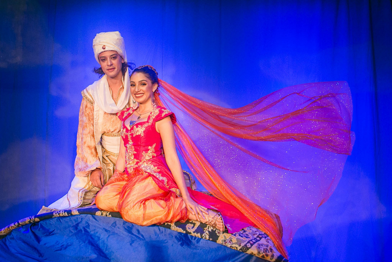 Espetáculo Aladdin em cartaz até outubro no Teatro Museu do Trabalho