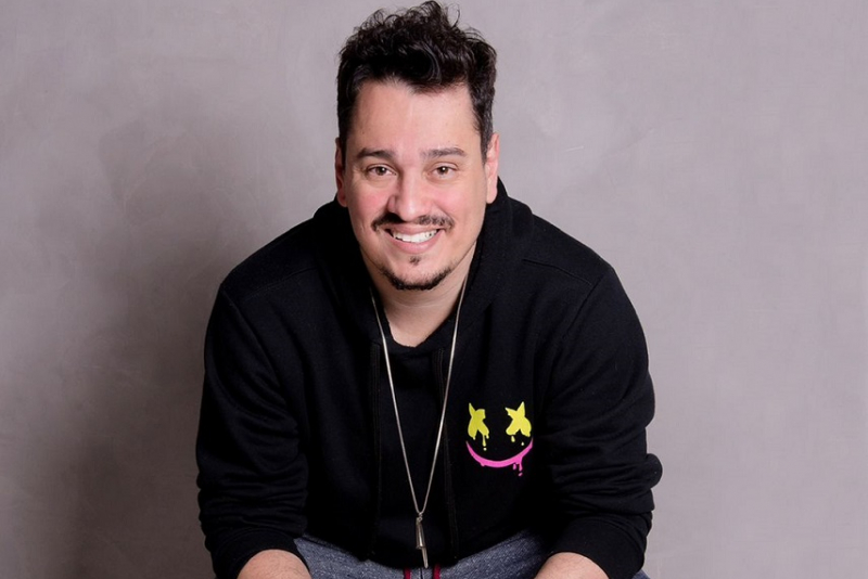 Marcelo Duque apresenta o show de stand up ''Tira o Pé do Palco'' em Porto Alegre 