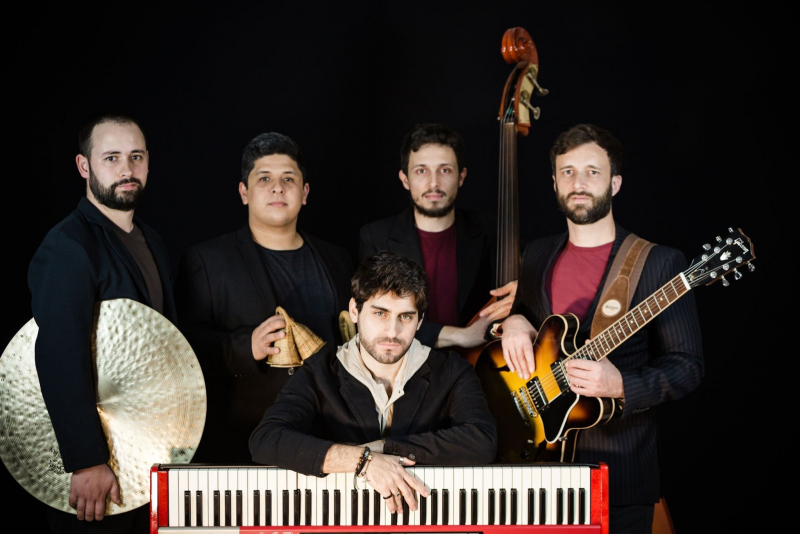 Cristian Sperandir Grupo apresenta show de lançamento do álbum ''Flachianas''