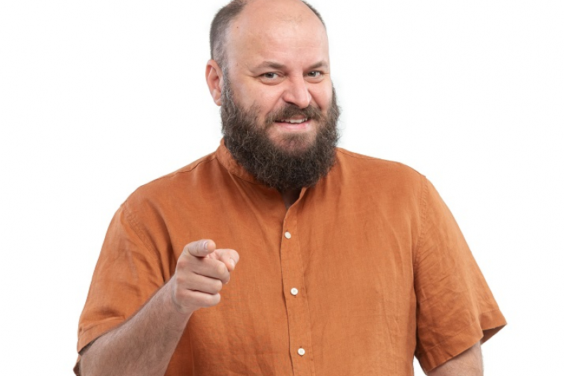 Paulinho Serra se apresenta em novembro no Teatro da AMRIGS 