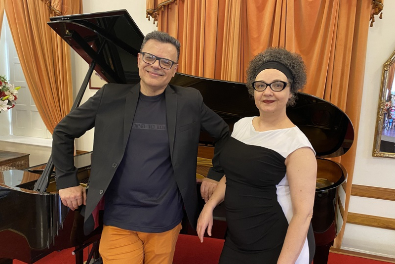 Orquestra Theatro São Pedro apresenta concerto com dois pianistas consagrados