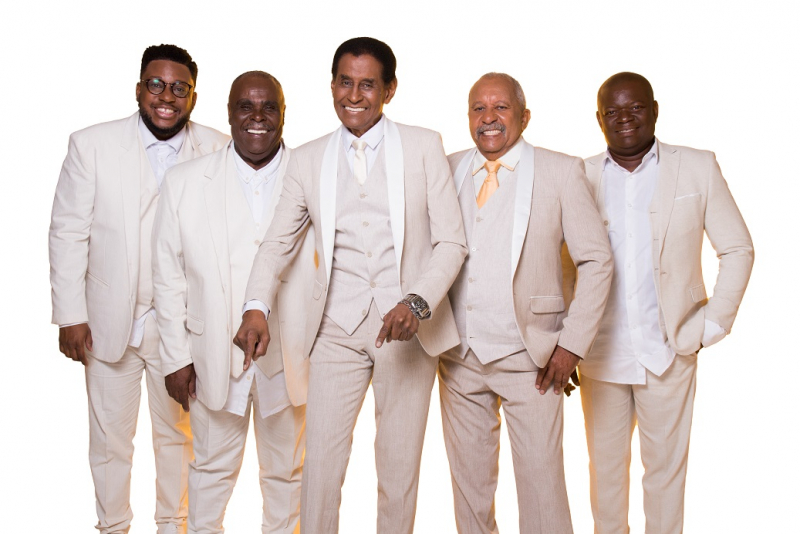 Fundo de Quintal celebra o samba em show no Auditório Araújo Vianna 