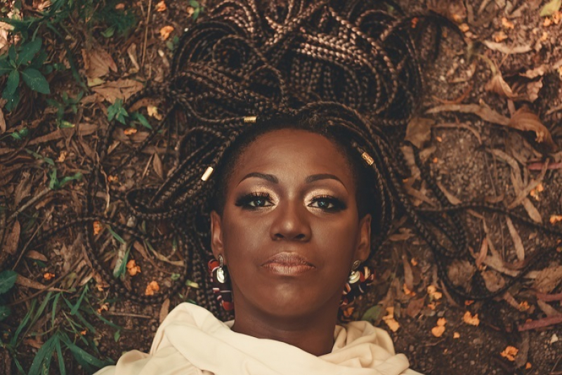 Glau Barros apresenta o show Brasil Quilombo no Teatro Glênio Peres