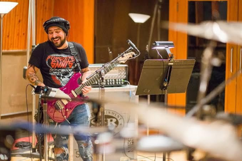 Guitarrista André Moraes abre a programação do Espaço 373 com tributo a Jimi Hendrix