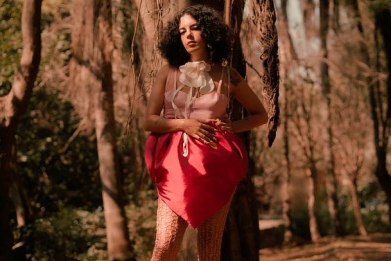 CÉU se apresenta em Porto Alegre no dia 26 de janeiro no Theatro São Pedro