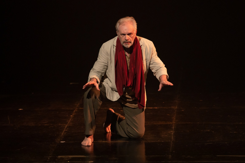 Espetáculo Caim, de José Saramago estará em cartaz em março no Teatro do Sesc