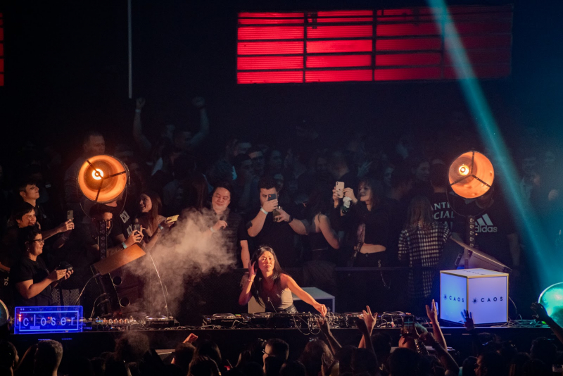 Closer, de Eli Iwasa, começa 2023 em novo espaço de Caxias do Sul