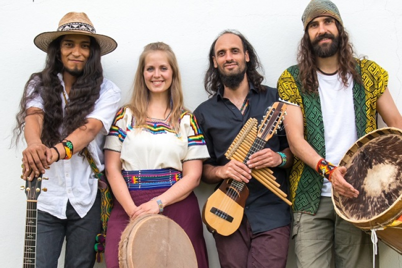 Coletivo internacional Curawaka traz sua música de medicina para Porto Alegre