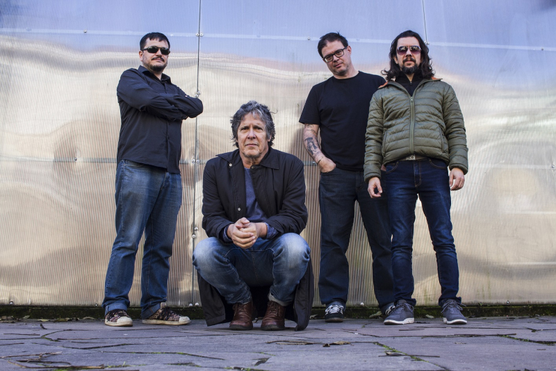 Bebeto Alves será homenageado por sua banda Os Blackbagual no Theatro São Pedro