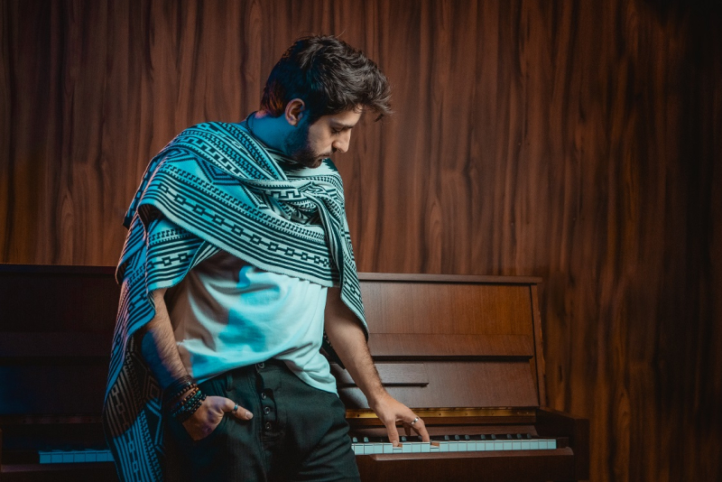 Cristian Sperandir celebra 20 anos de carreira com show no Espaço 373