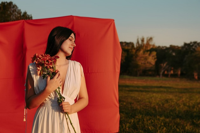 Adrieli Sperandir estreia o show Primavera Brasileira no Teatro Bruno Kiefer da CCMQ