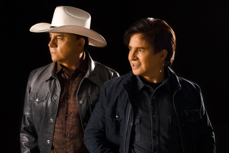 Chitãozinho e Xororó se apresentam no Auditório Araújo Vianna em julho 