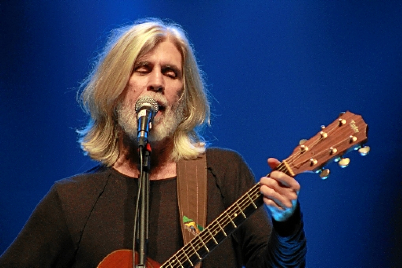 Oswaldo Montenegro se apresenta em Porto Alegre acompanhado de Orquestra 