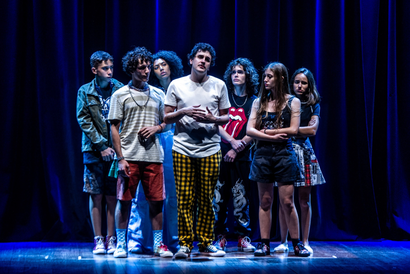 Adolescer combina espetáculo com bate-papo neste domingo no Teatro CIEE