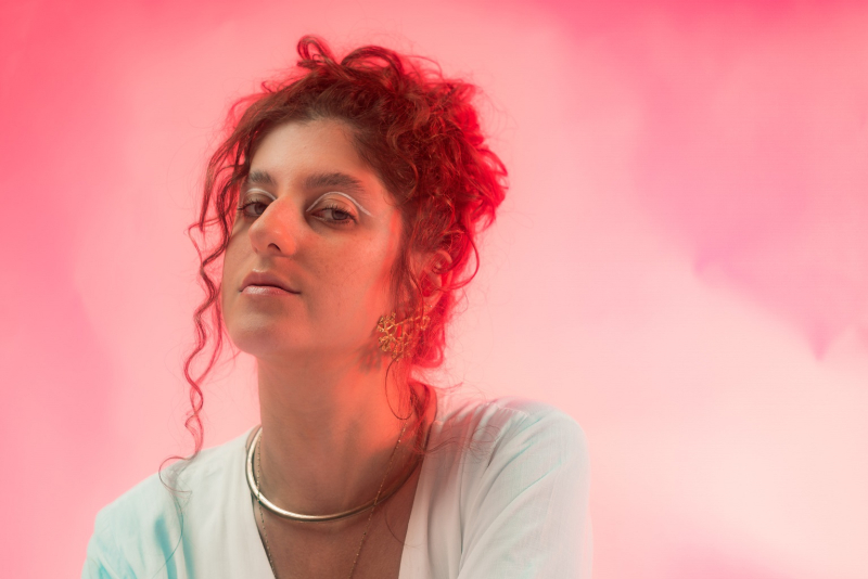 Elisa Terra apresenta ''Reconhecer'' no Teatro Carlos Carvalho da CCMQ