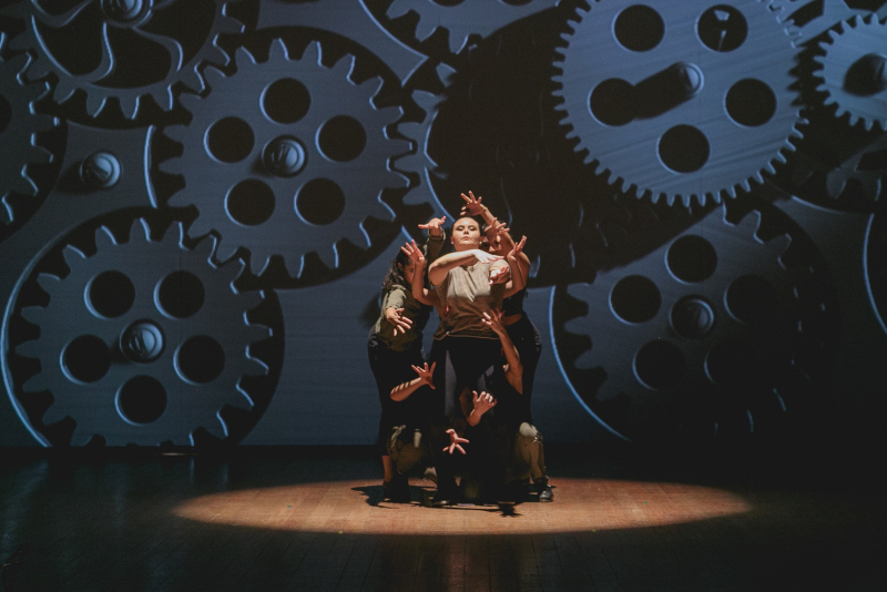  Cia de Dança Karin Ruschel apresenta ''Engrenagem'' no Teatro do Sesc Alberto Bins