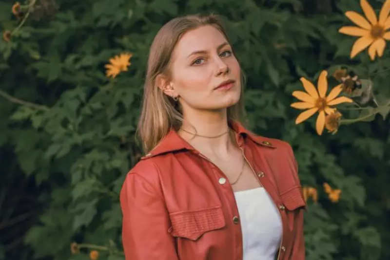 Lea Maria apresenta novo solo de stand up em Porto Alegre