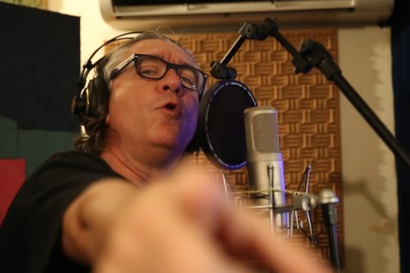 Theatro Fuga recebe Carlos Gerbase e banda no show ''Replicante Apaixonado''