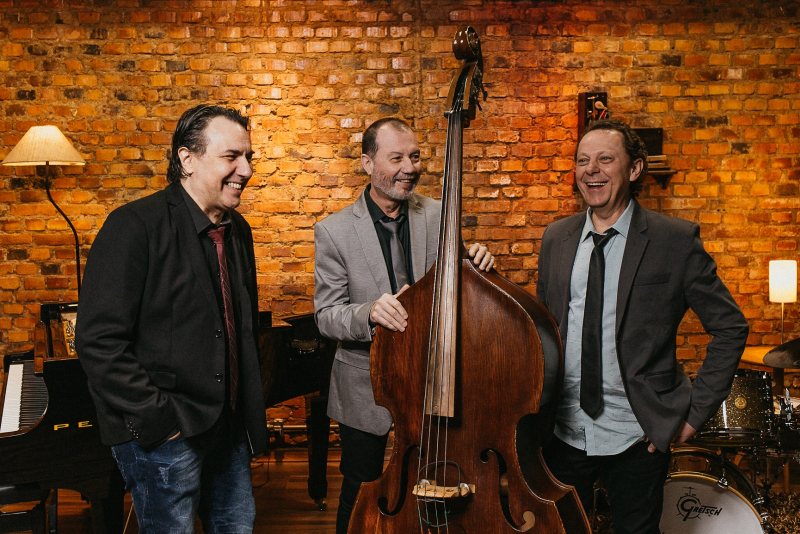 Jambo Trio dá continuidade ao JAZZ DAY, com concerto no Farol Santander Porto Alegre