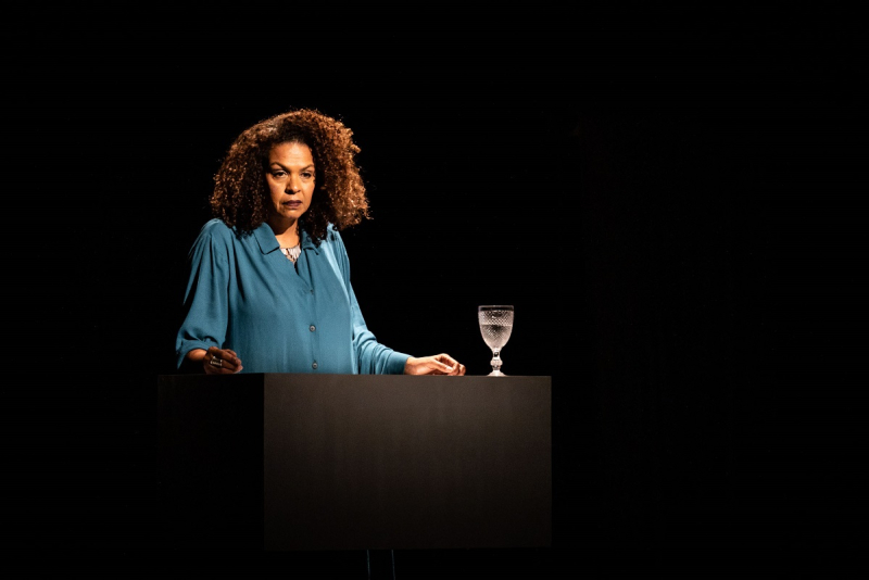 Espetáculo aclamado por público e crítica, 'Ninguém Sabe Meu Nome' chega a Porto Alegre