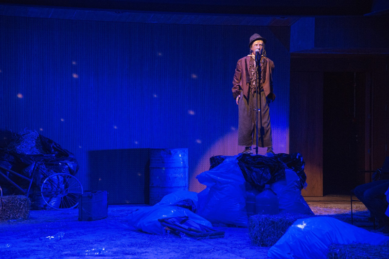 Espetáculo ''Esperando Godot'' faz segunda temporada no Teatro Renascença