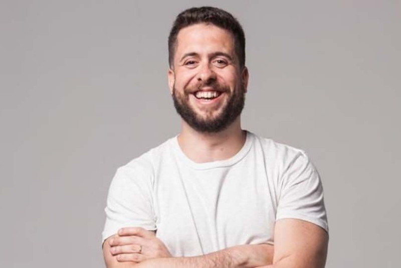 Maurício Meirelles retorna a Porto Alegre em julho com show no Porto Alegre Comedy Club