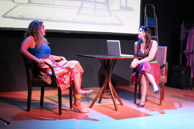 'Diálogos Rasgados' com direção de Patsy Cecato entra em cartaz na Casa de Espetáculos 