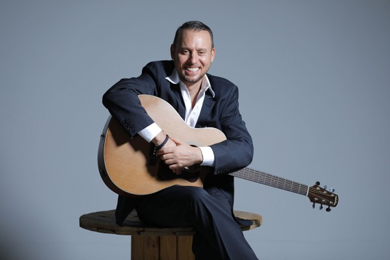 Edu Berdí lança segundo álbum com show no Theatro São Pedro