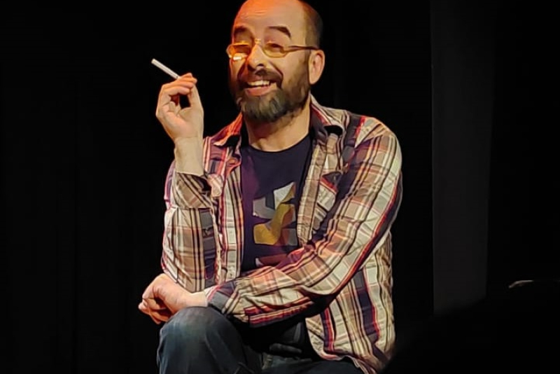 Luis Carlos Pretto celebra 30 anos de carreira com 'Por Enquanto, R.Russo'