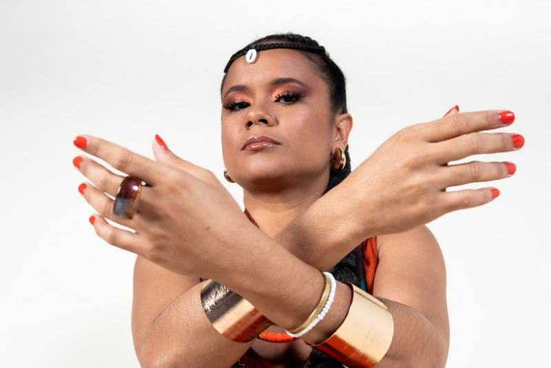 Dessa Ferreira lança o álbum Pulso no Teatro Oficina Olga Reverbel do Theatro São Pedro