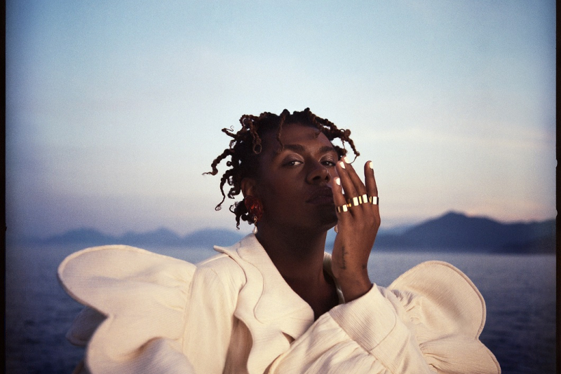 Liniker volta ao Auditório Araújo Vianna com a tour de ''Índigo Borboleta Azul''