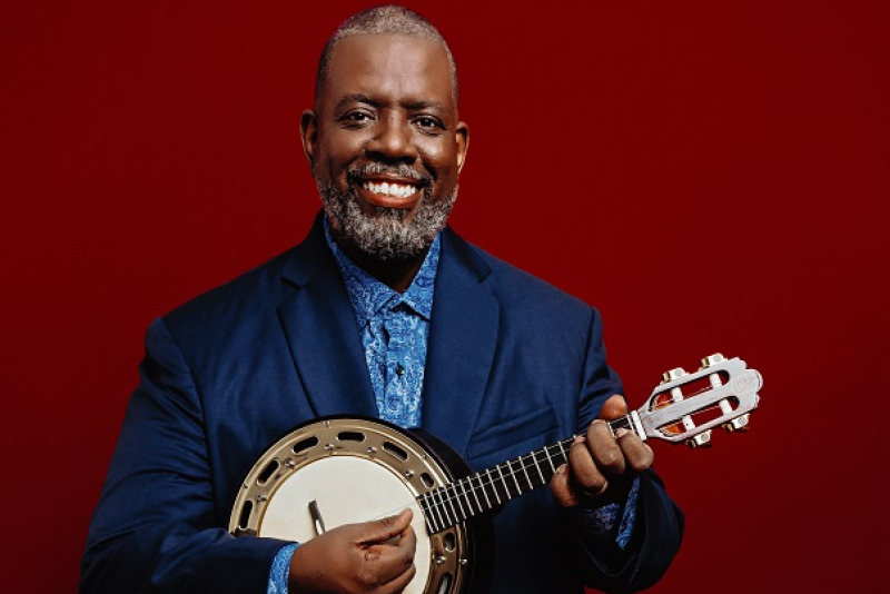 Péricles apresenta na próxima semana a turnê 'Céu Lilas' em Porto Alegre 