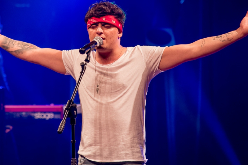 Tributo ao Cazuza com Lucas Ricco chega ao Teatro do Bourbon Country em setembro