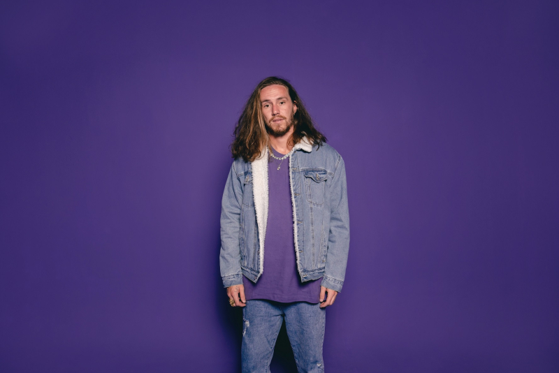 Cantor Vitor Kley se apresenta no Auditório Araújo Vianna em outubro