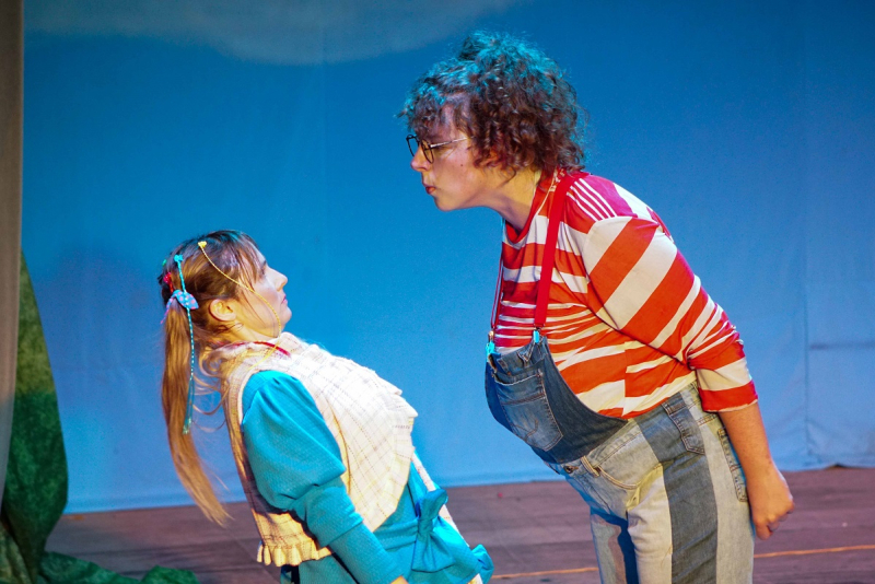 Criança Pensa estreia neste domingo (17) no Teatro do Museu do Trabalho