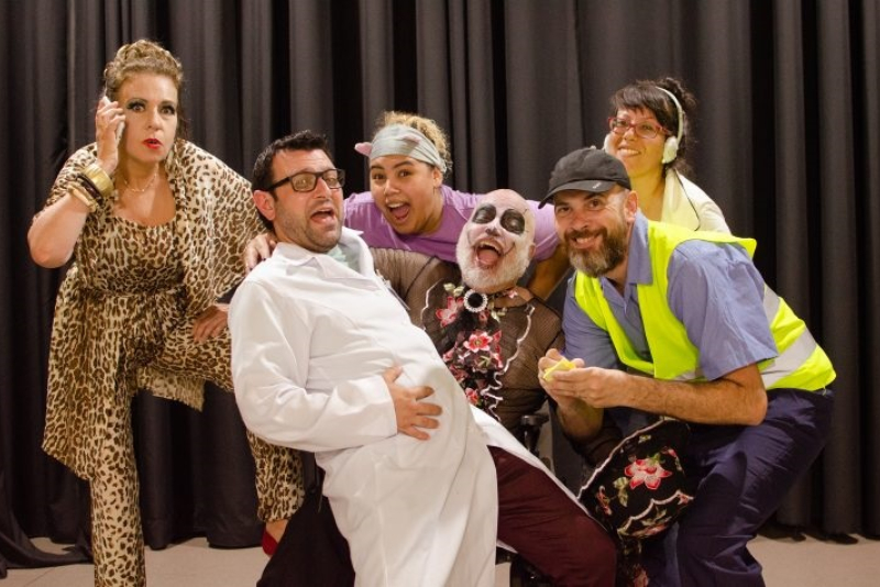 'Comédias dessa (e da outra) vida' em cartaz neste sábado (14) no Teatro Nilton Filho 