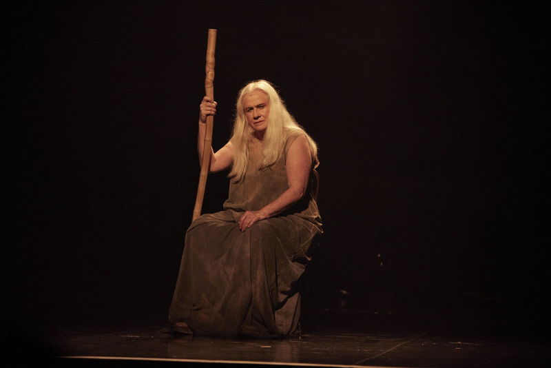 Vera Holtz chega a Porto Alegre com o espetáculo 'Ficções' no Theatro São Pedro