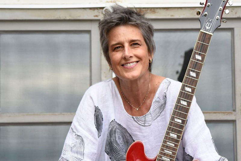 Monica Tomasi faz show de lançamento de 'Algum Lugar' no Espaço 373 nesta sexta (20)