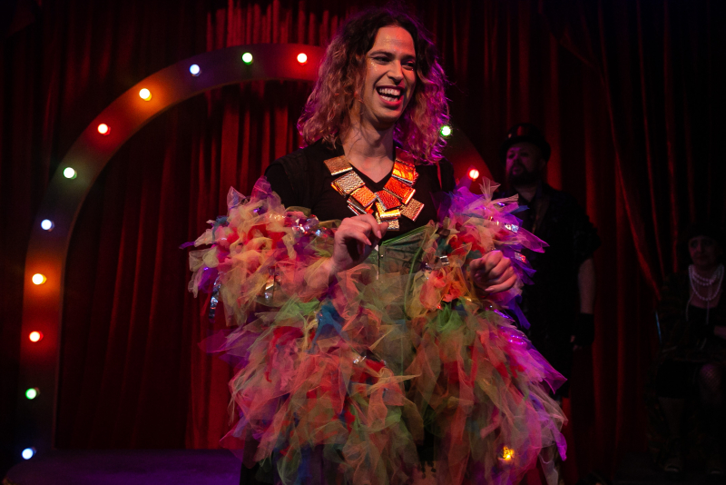 'Estrela Dinn - a pessoa nasce pra brilhar' entra em cartaz em janeiro na Zona Cultural